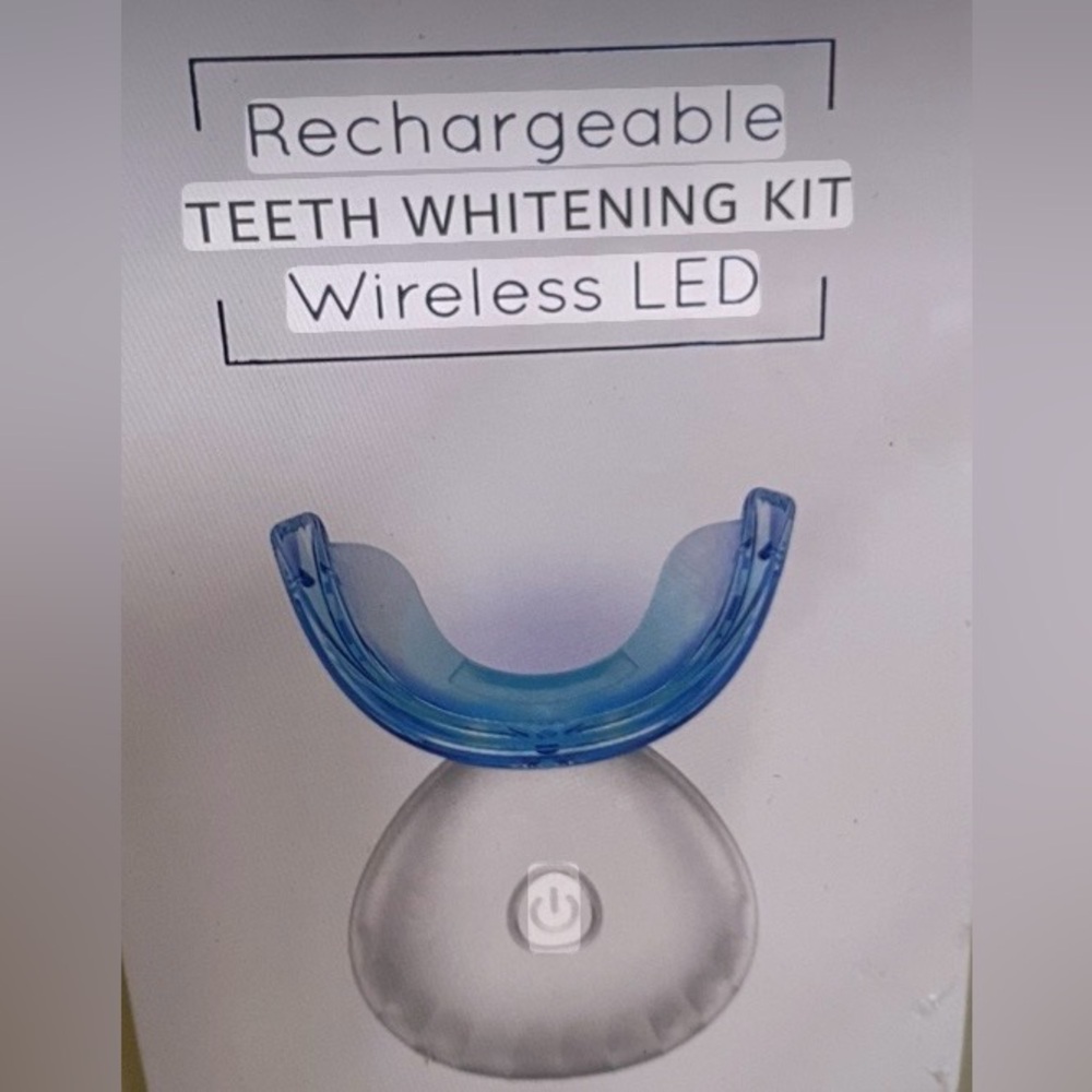 TOOTH - TEETH WHITENING KIT RECHARGEABLE